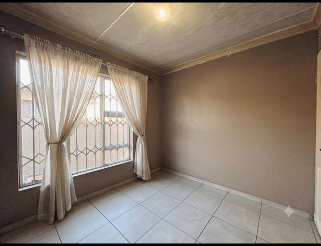 3 BEDROOM HOUSE FOR SALE IN VANDERBIJLPARK CE 4